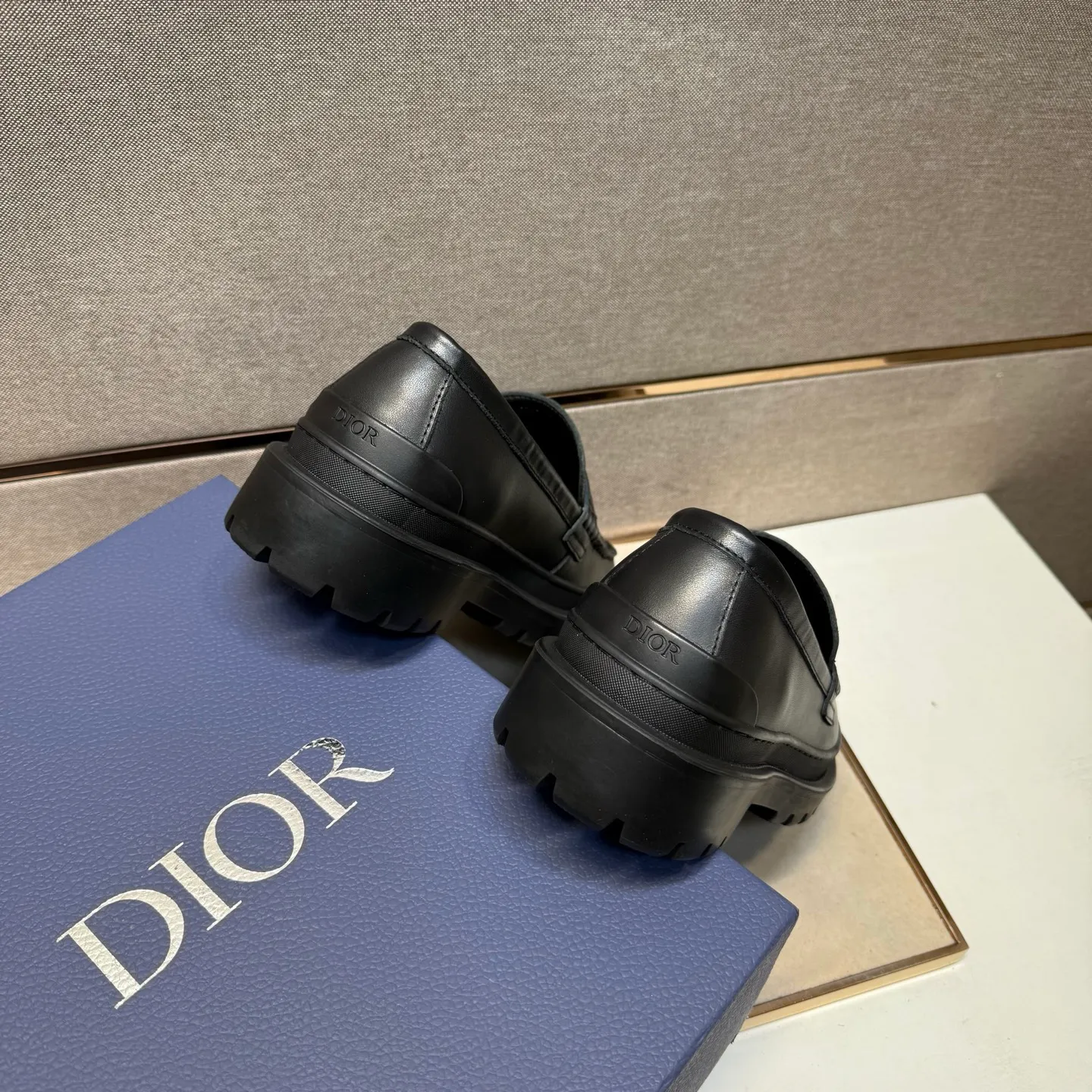 ⬛️Men's shoes 💰p442 [Dior~] Men's casual shoes 2025z cabinet sales simultaneously 🔶Size: 39-44 #️⃣ 🔷2 colors🔜The upper is made of multi-material splicing➕Genuine leather lining, comfortable and breathable, sole: original comfortable and wear-resistant outsole, ⚠️Real shot📱Photographed🎬The real thing is better📢📢📢